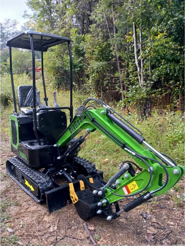 Mini Excavator DigGear 2200Lb — photo 2 of 2