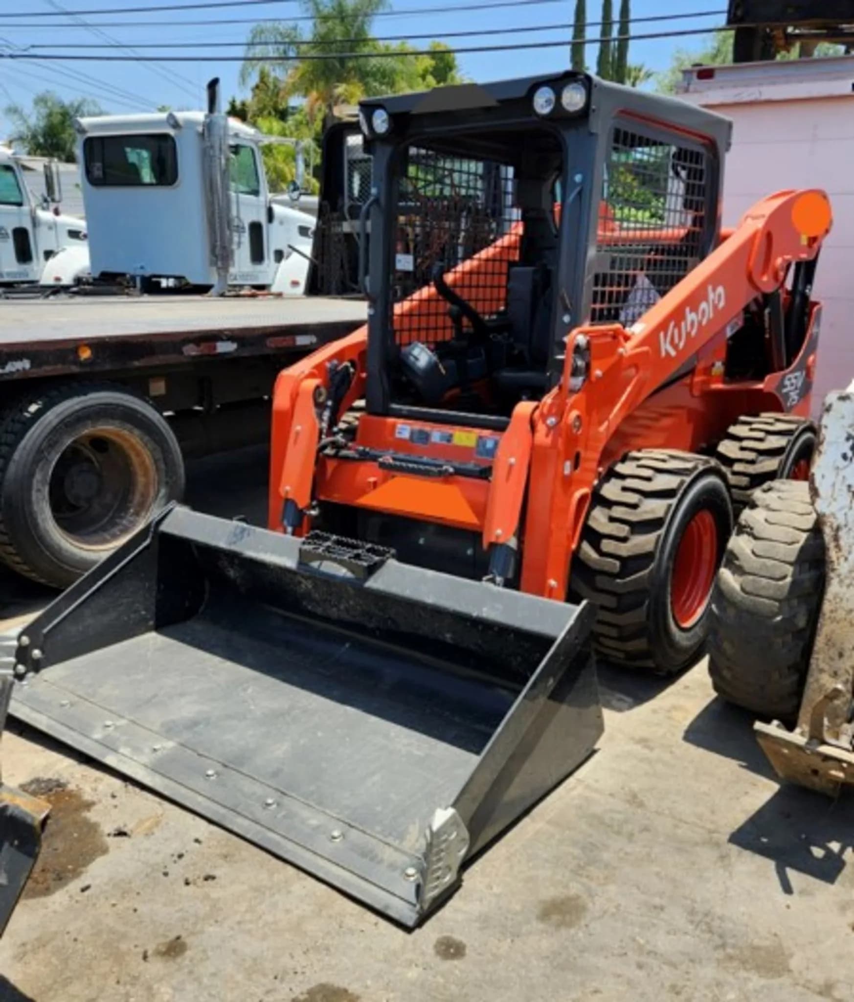 Kubota SSV75 Skid Steer Loader