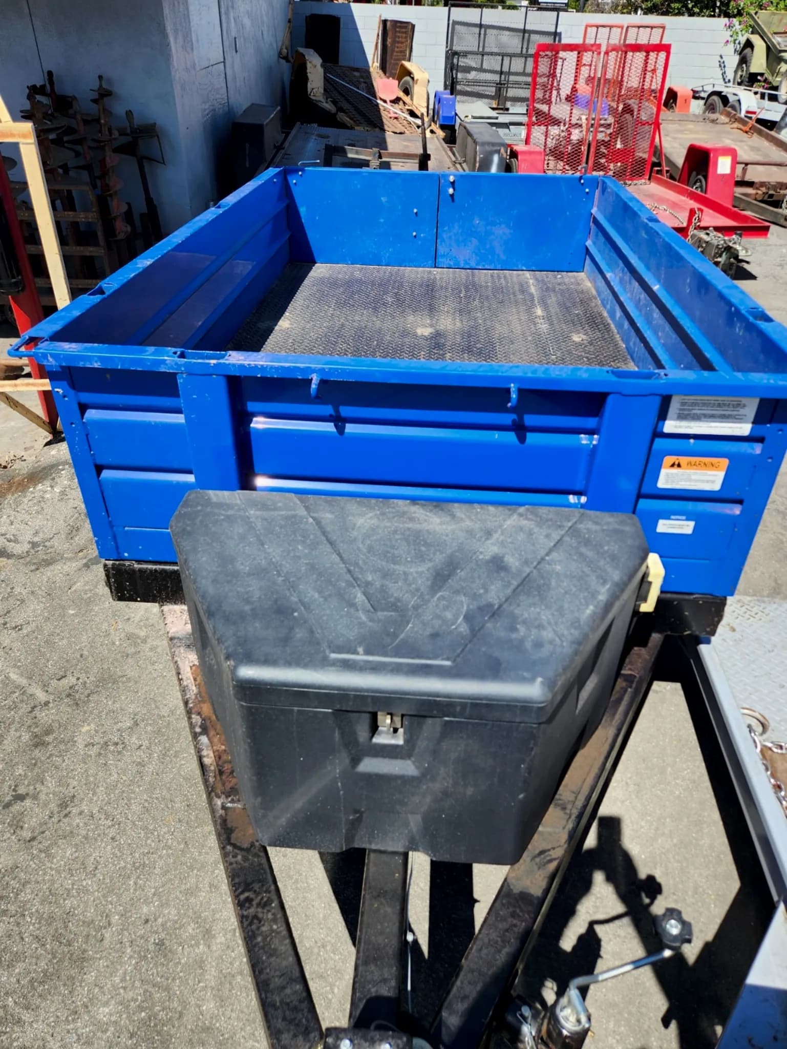 Single Axle Dump Trailer 5x8 — photo 2 of 4