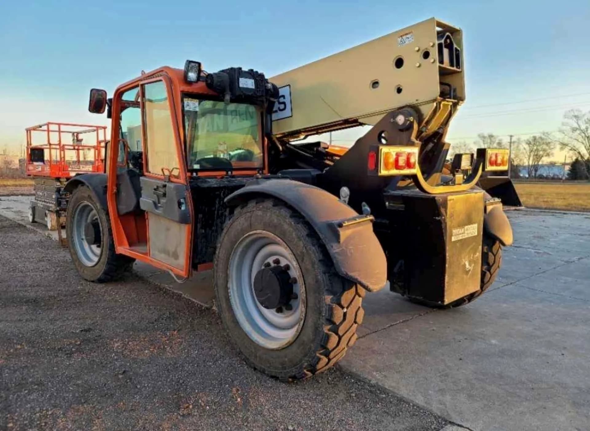 Telehandler — photo 6 of 6