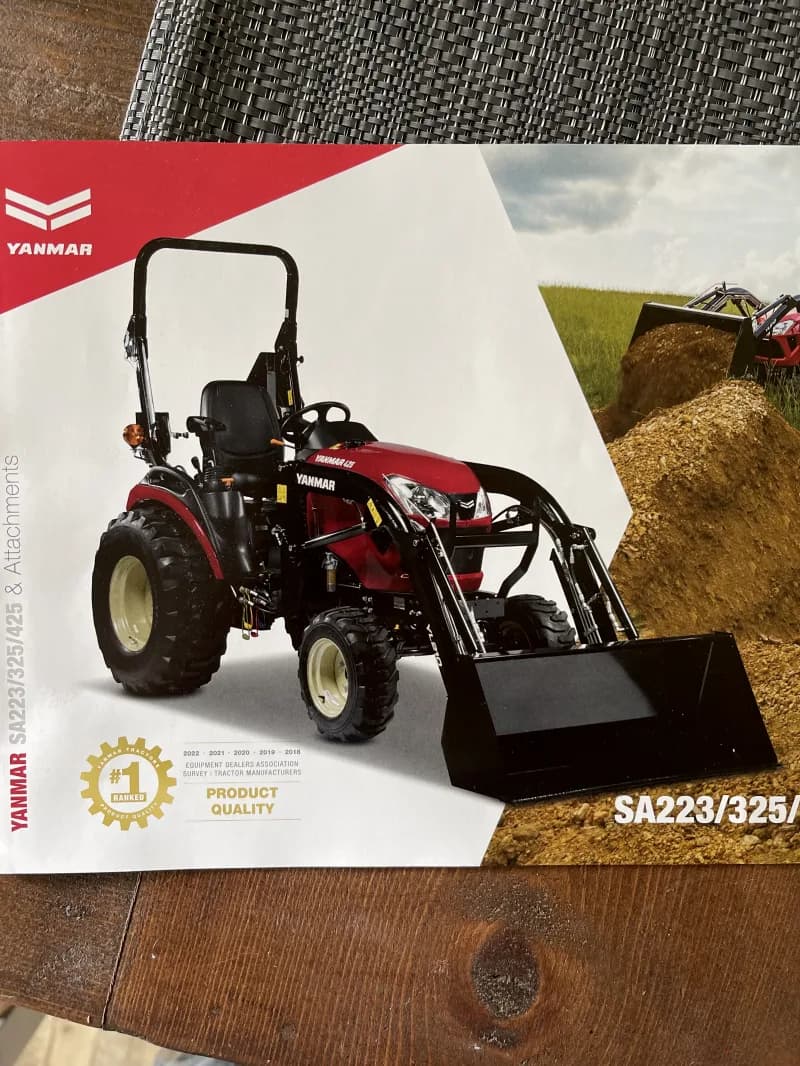 Yanmar SA325 w/box scraper — photo 2 of 3