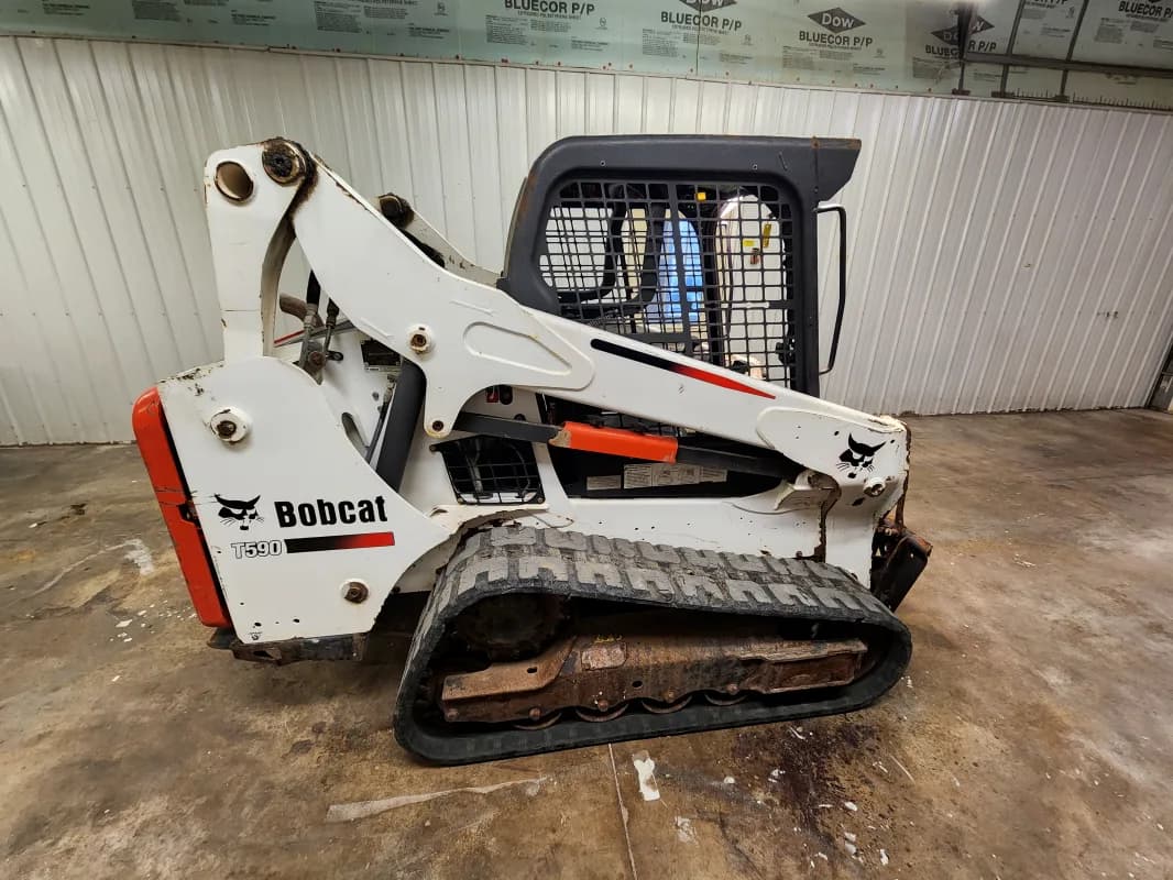 T590 Bobcat — photo 4 of 4