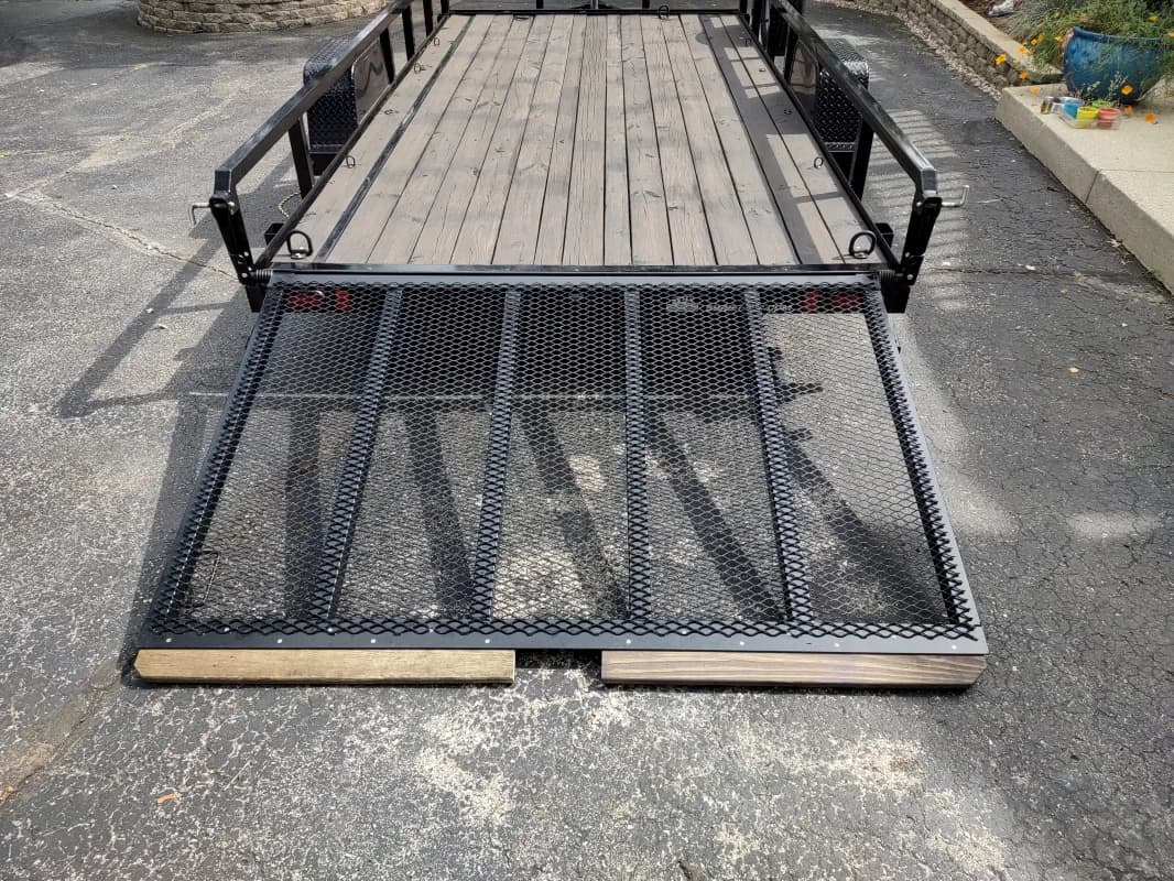 Single Axle Tube Top Utility Trailer — photo 3 of 6
