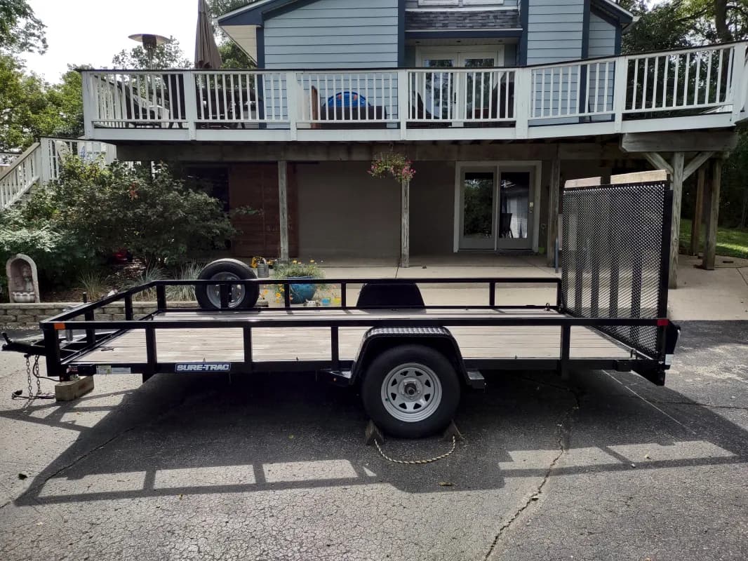 Single Axle Tube Top Utility Trailer — photo 4 of 6