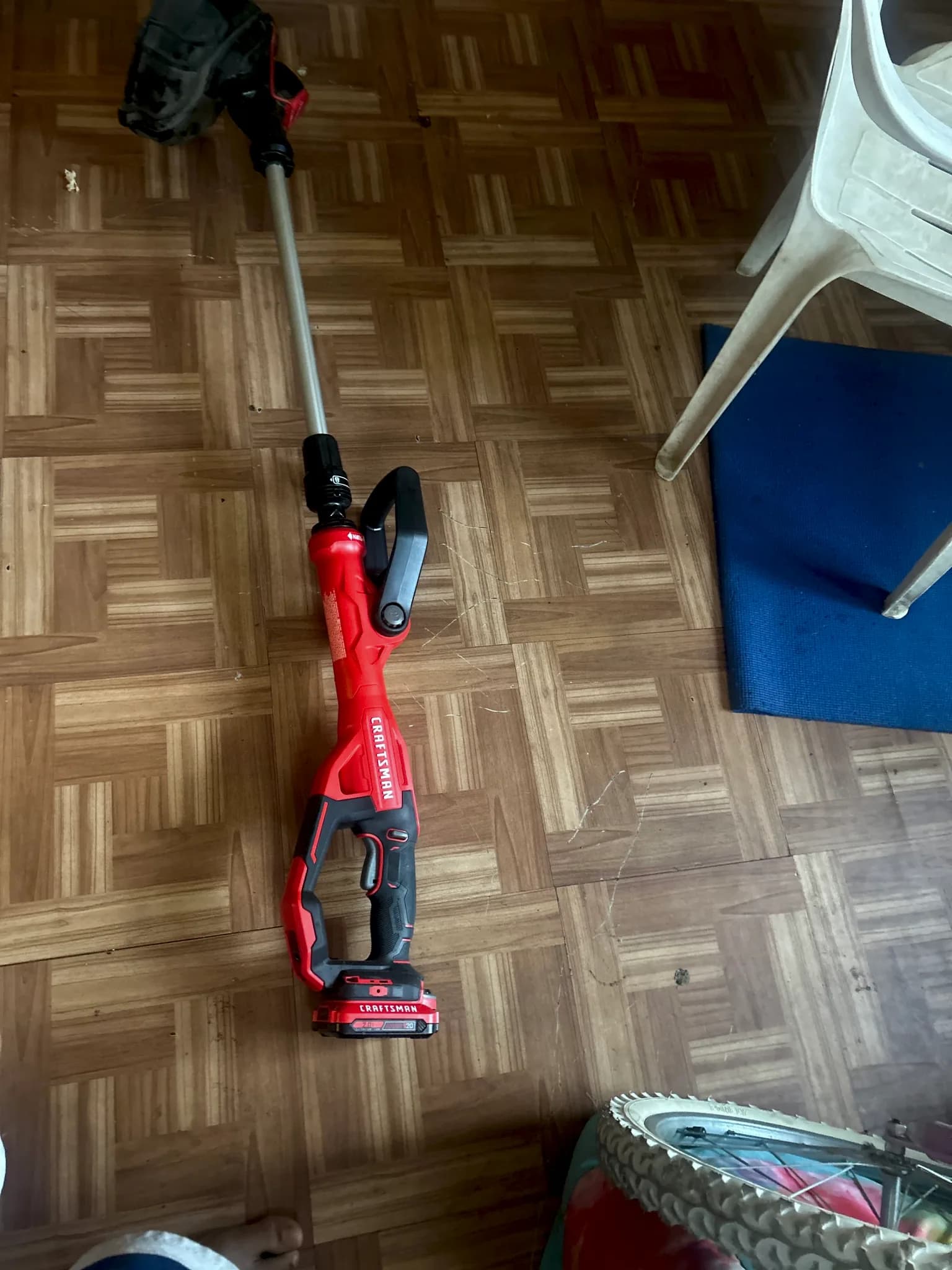Craftsman Battery-Powered Weed Whacker — photo 2 of 3