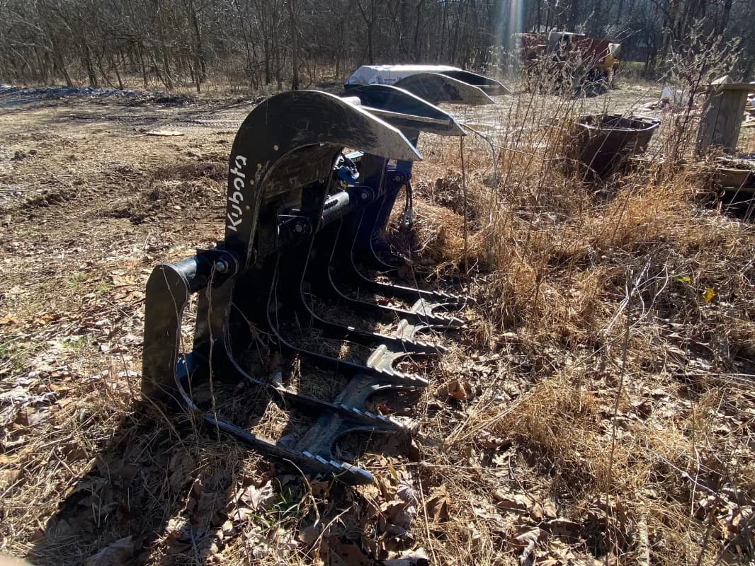 Root Grapples Skid Steer Attachment