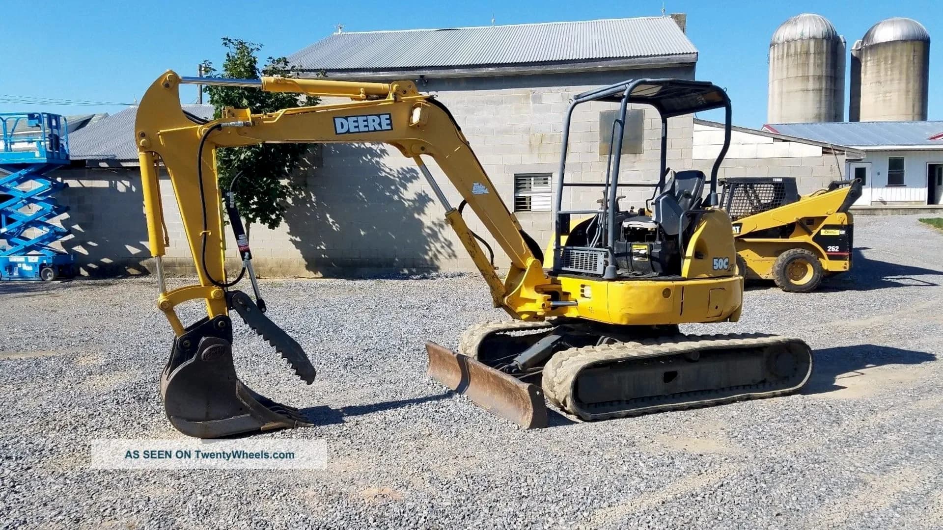 Mini Excavator — photo 3 of 5