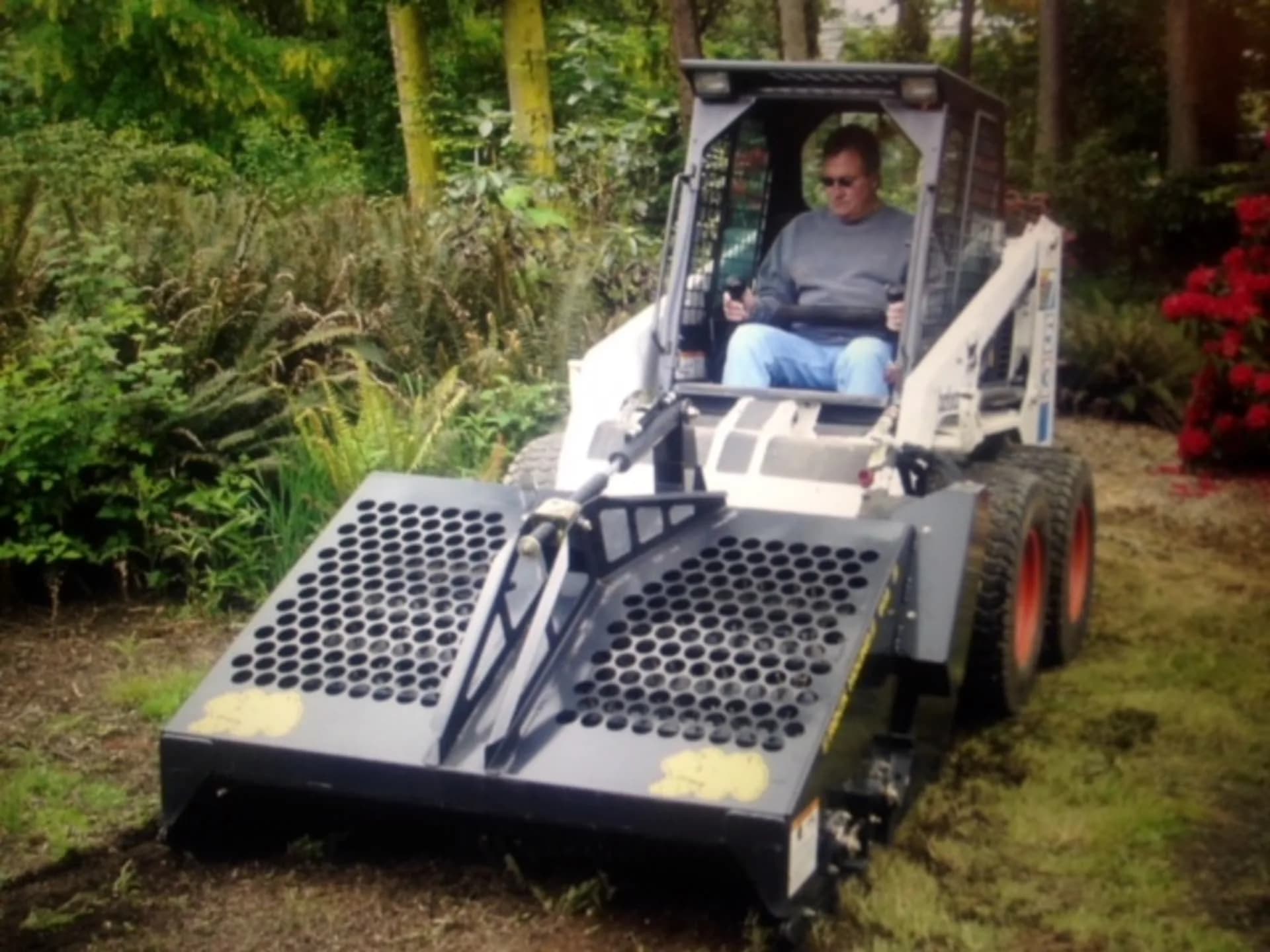 Mini Excavator — photo 5 of 5
