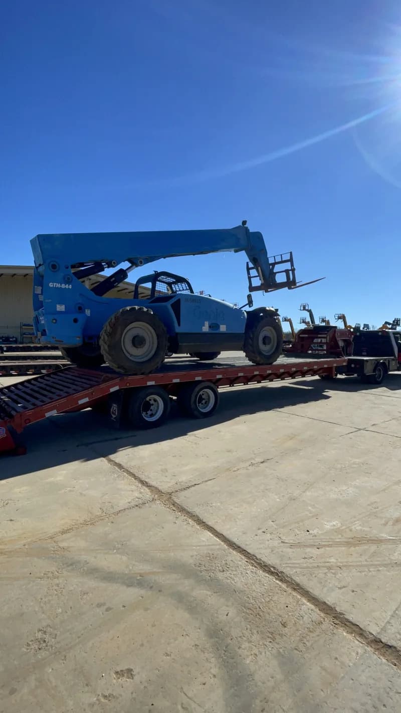 Telehandler — photo 4 of 4
