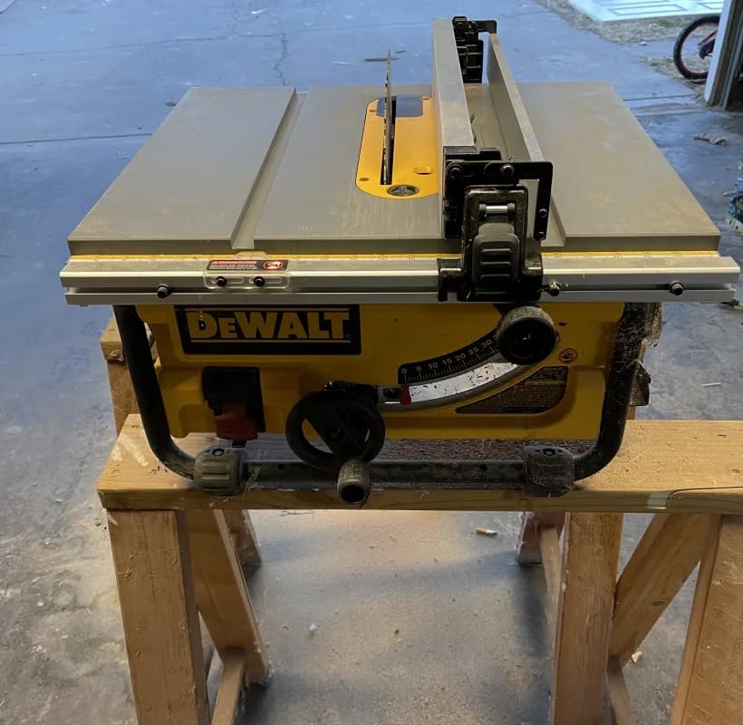 Tablesaw — photo 2 of 3