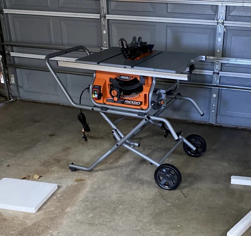 Rigid Tabel Saw With Portable Stand
