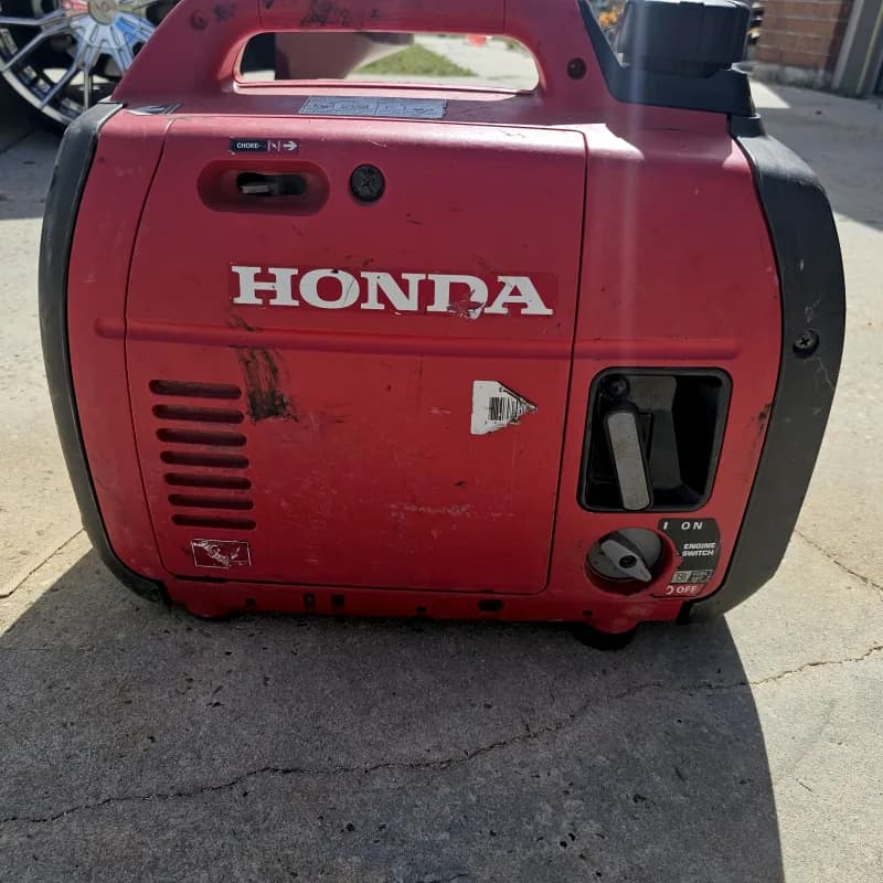 Honda EU2200 Inverted generator — photo 2 of 3