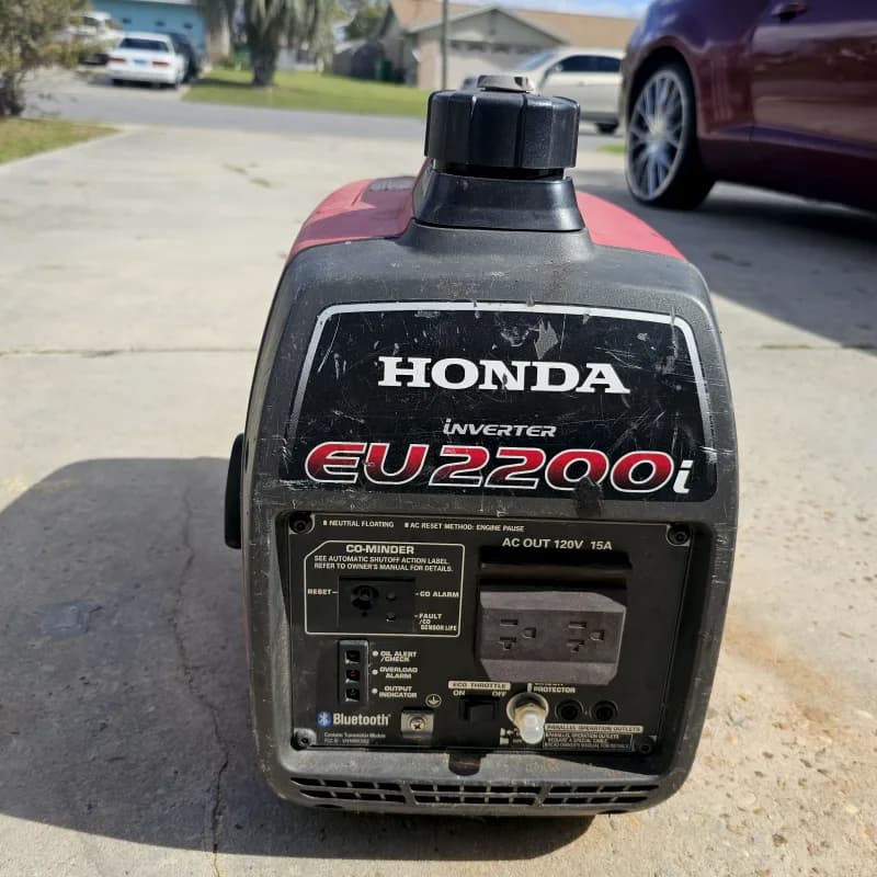 Honda EU2200 Inverted generator — photo 3 of 3