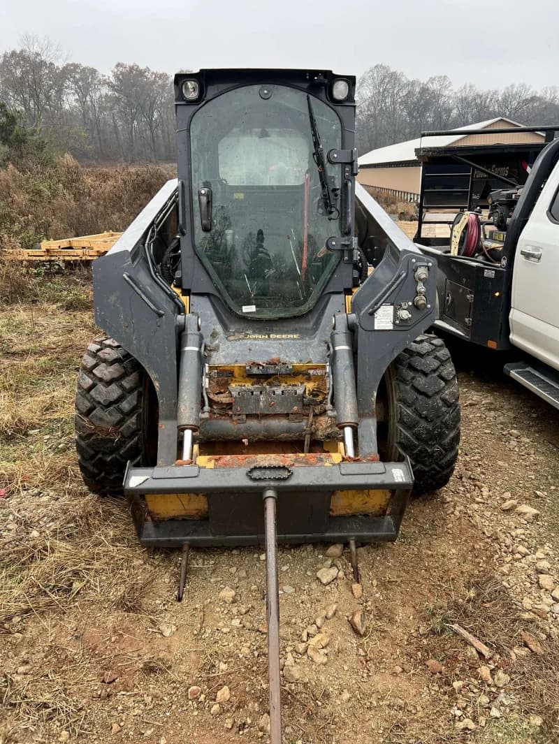 skidsteer — photo 3 of 3