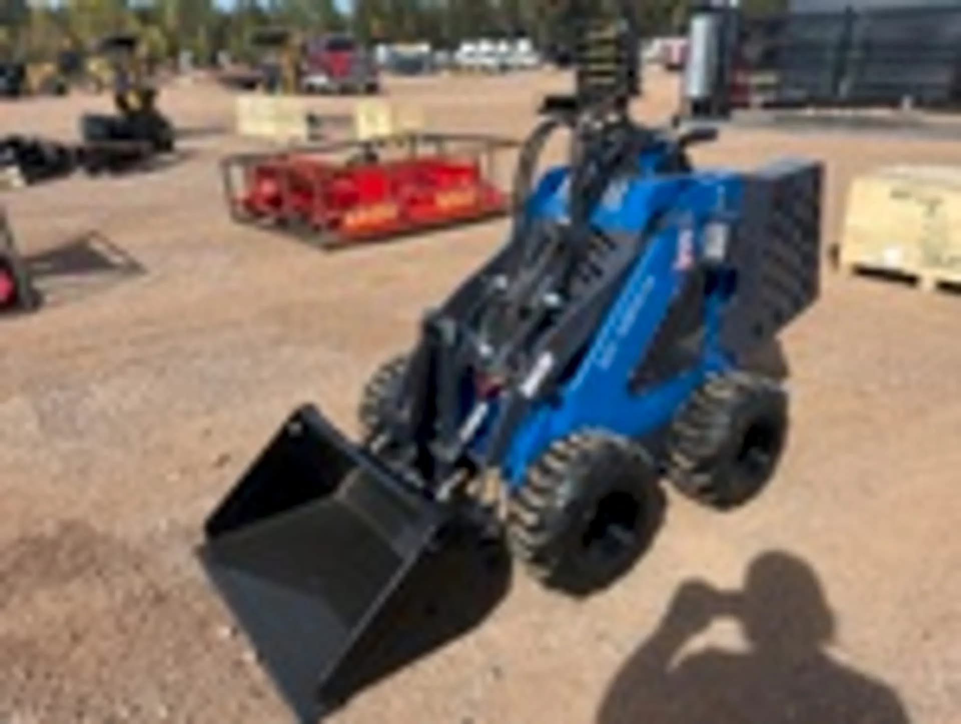 Mini Skid Steer Loader — photo 3 of 3