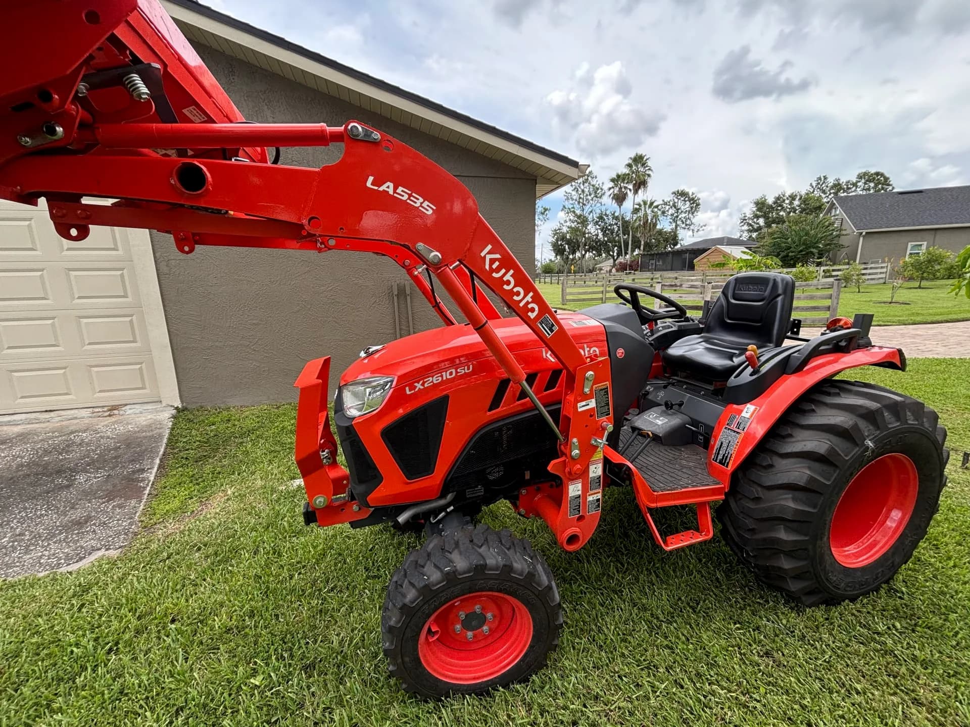 Kubota LX2610 Compact Tractor