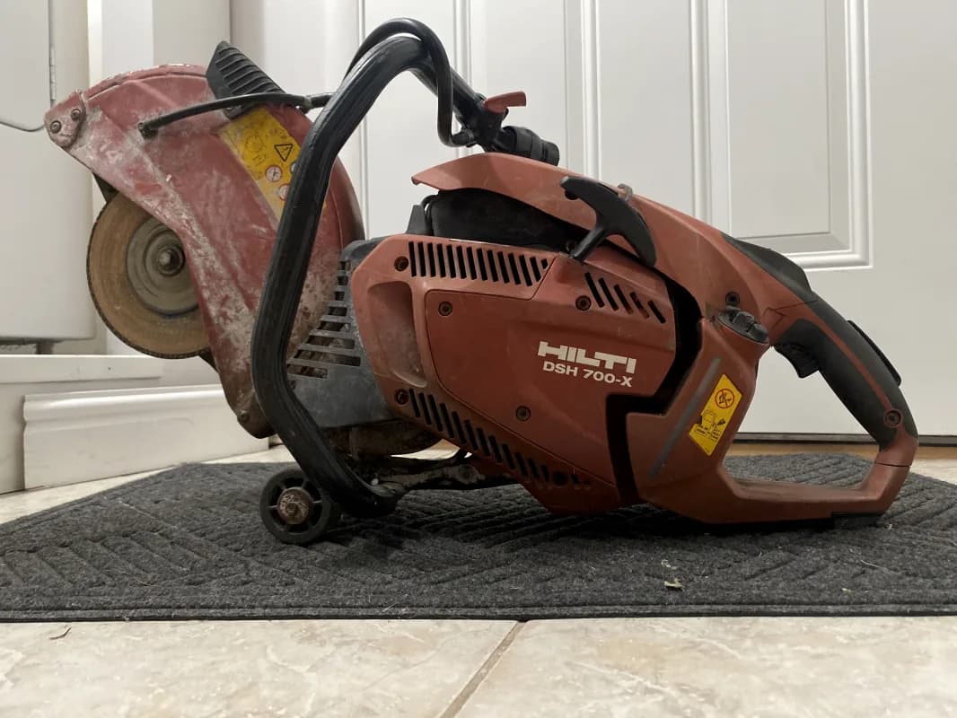 Hilti14 in. DSH 700X 70CC Hand-Held Concrete Gas Saw