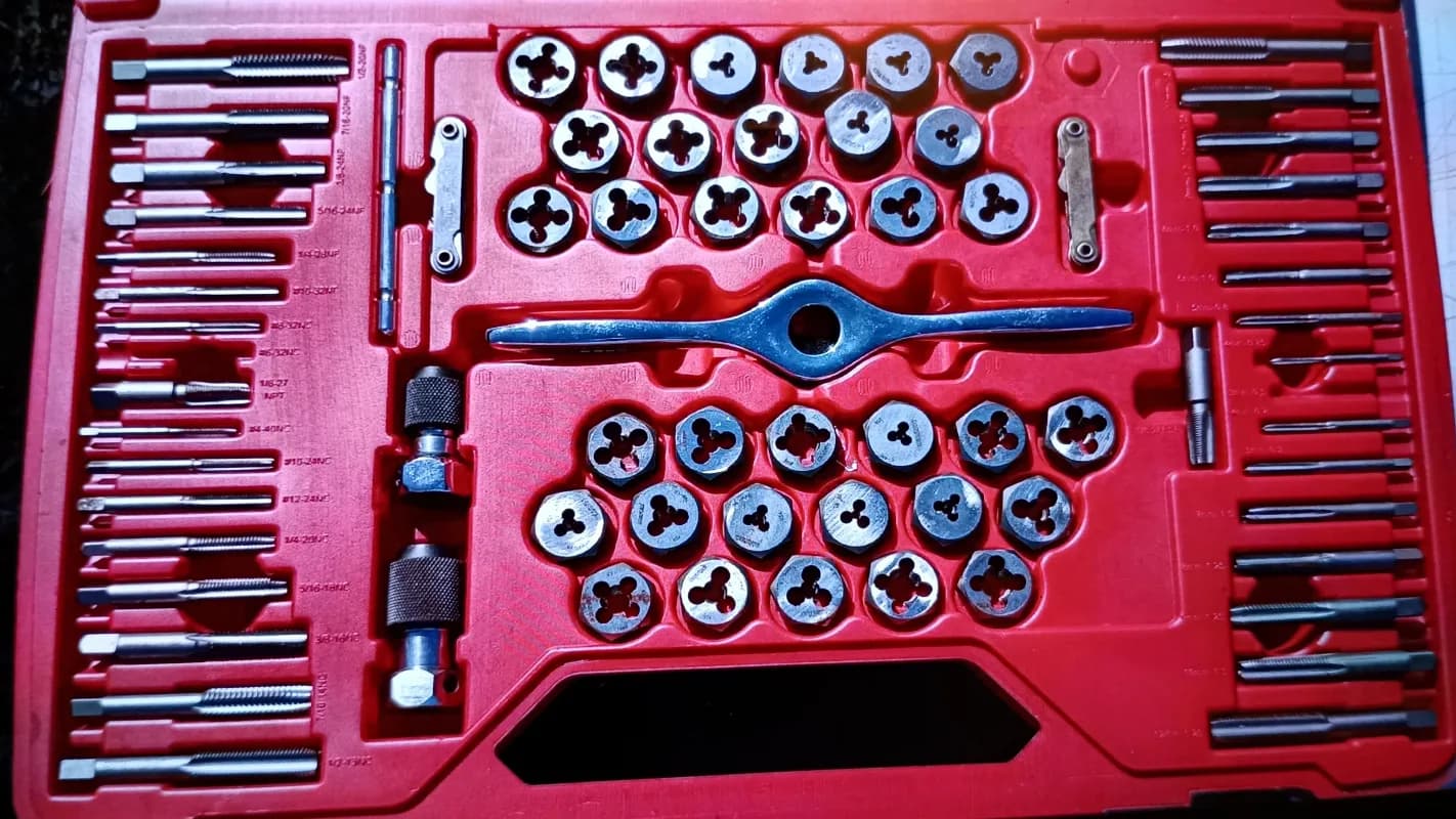 Tap and Die Threading set
