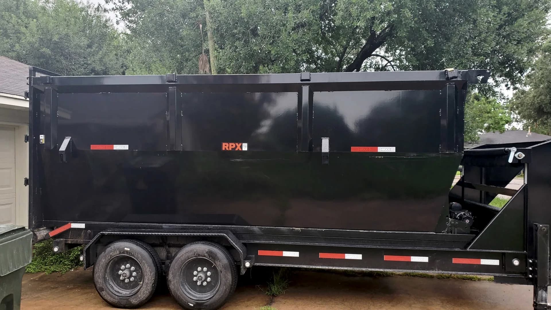 Mini rolloff dumpsters