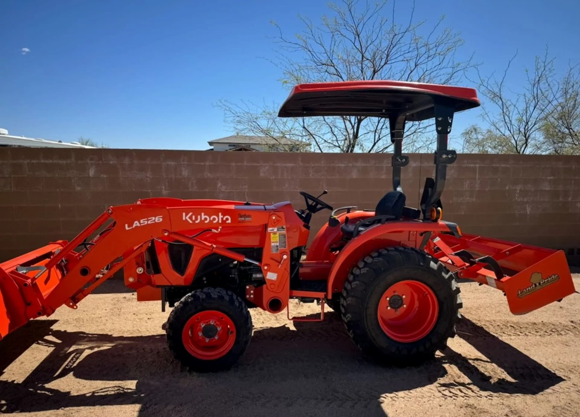 Kubota L3302 Tractor
