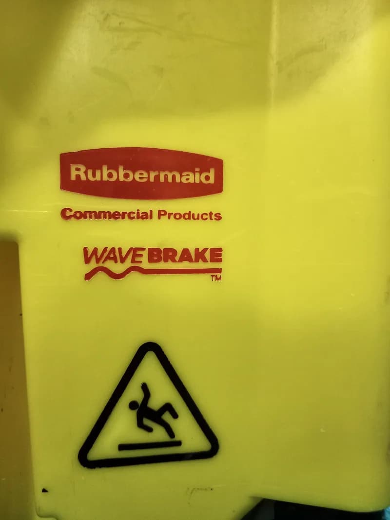 RubberMaid Commercial Mop Bucket & String Mop