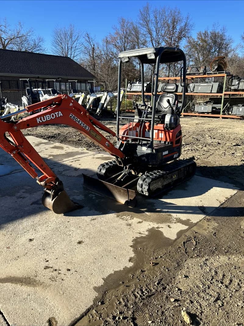Mini Excavator (Kubota U17)