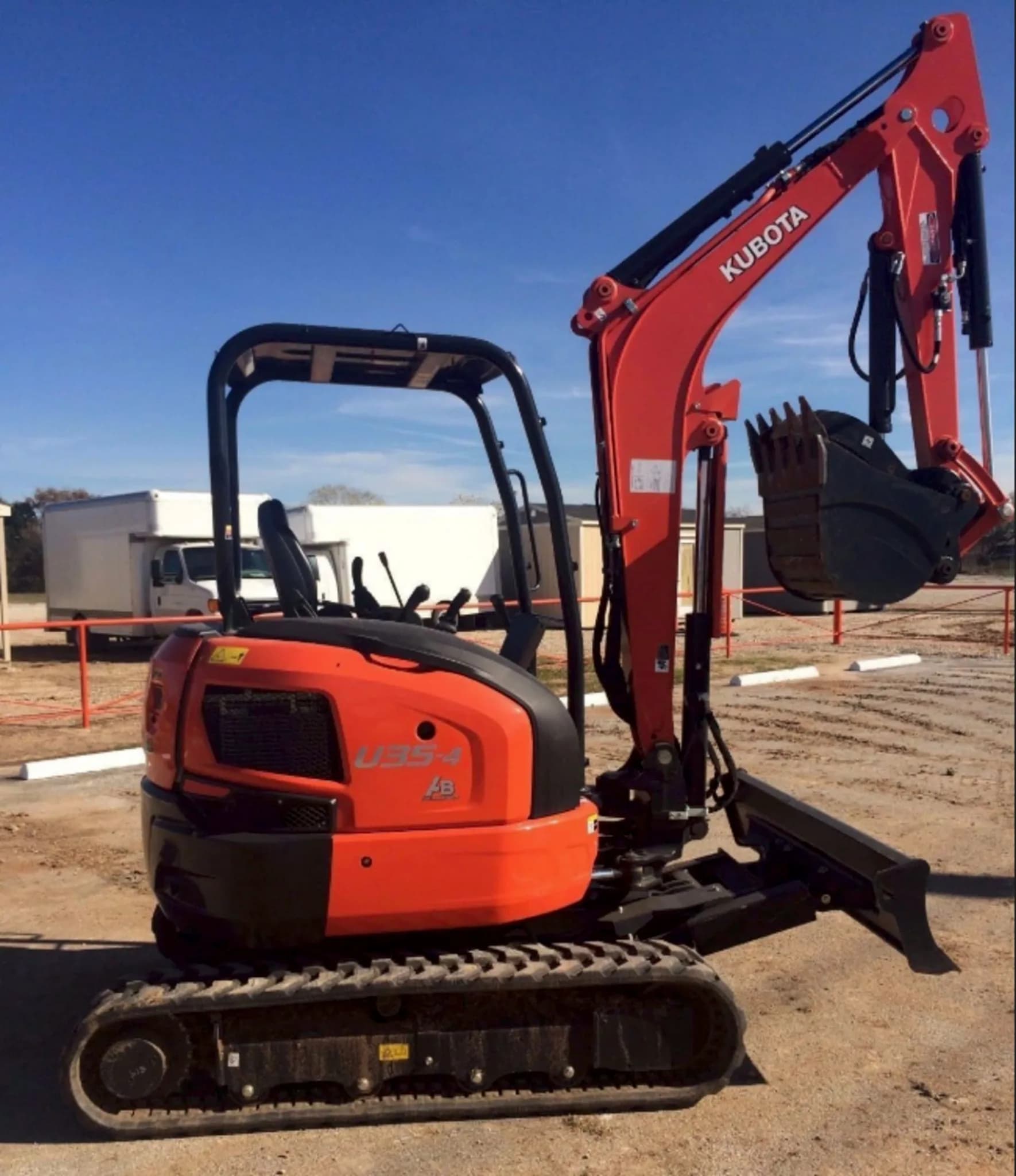 Mini Excavator with articulated blade